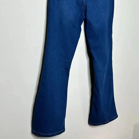 Jones NY Flare Leg Jeans - Picture 8 of 9